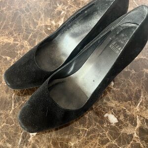 Elegant Stuart Weitzman Black Women's Shoes 👠 Size 8